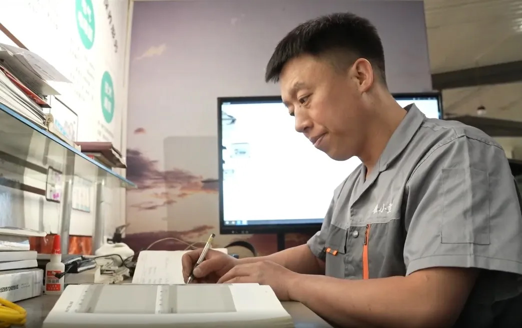 筑梦现代化 共绘新图景·劳动者之歌 |2024年“承德大工匠”承德市凯业轻小型汽车修理有限公司 李海龙:热爱出成就 努力出回报